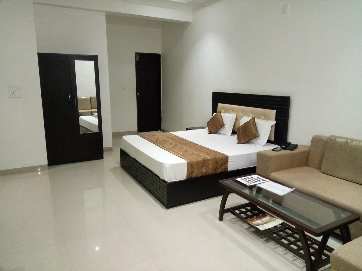 Hotel Anamsa Residency Vrindāvan Exterior foto